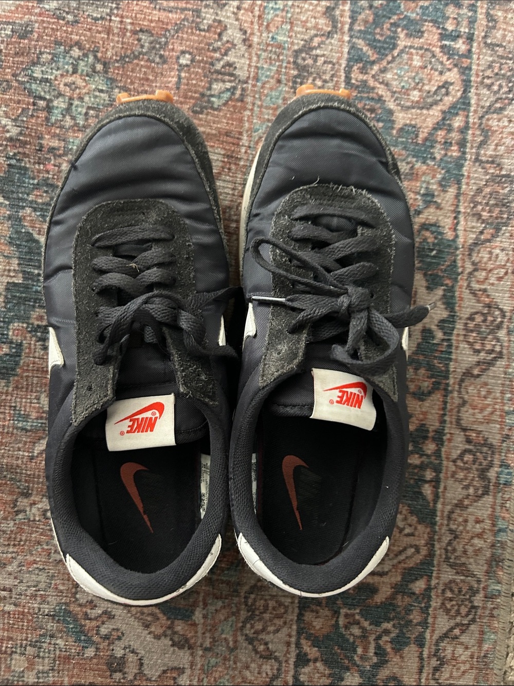 Nike Daybreak Black Gum Sole Running Sneakers- size 10